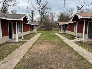 610 Harrison St in Commerce, TX - Building Photo - Building Photo