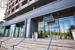 169 Fort York Blvd in Toronto, ON - Building Photo