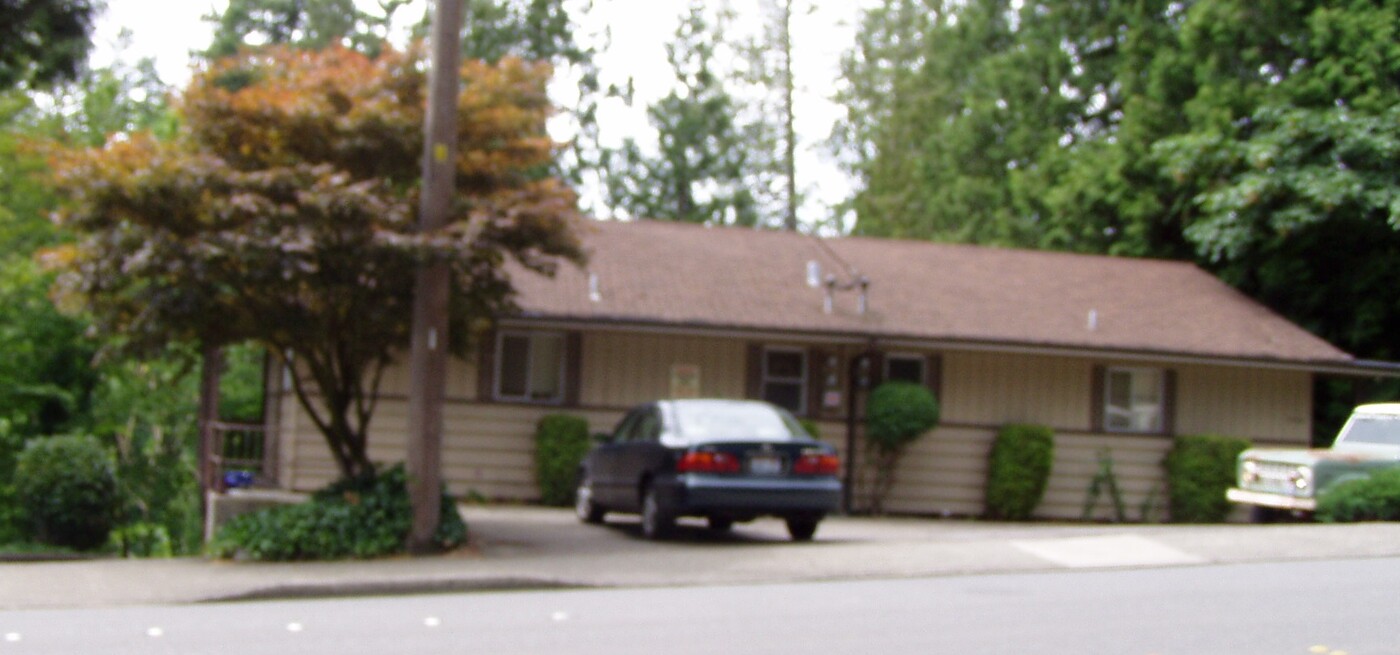 9461 166th Ave NE in Redmond, WA - Building Photo