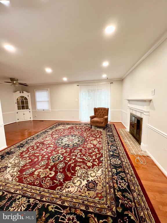 11 Fenceline Dr in Gaithersburg, MD - Building Photo - Building Photo