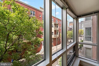 1034 Spruce St in Philadelphia, PA - Building Photo - Building Photo