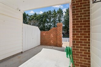 112 Chippenham Dr in Yorktown, VA - Building Photo - Building Photo