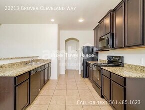 20213 Grover Cleveland Way in Manor, TX - Building Photo - Building Photo