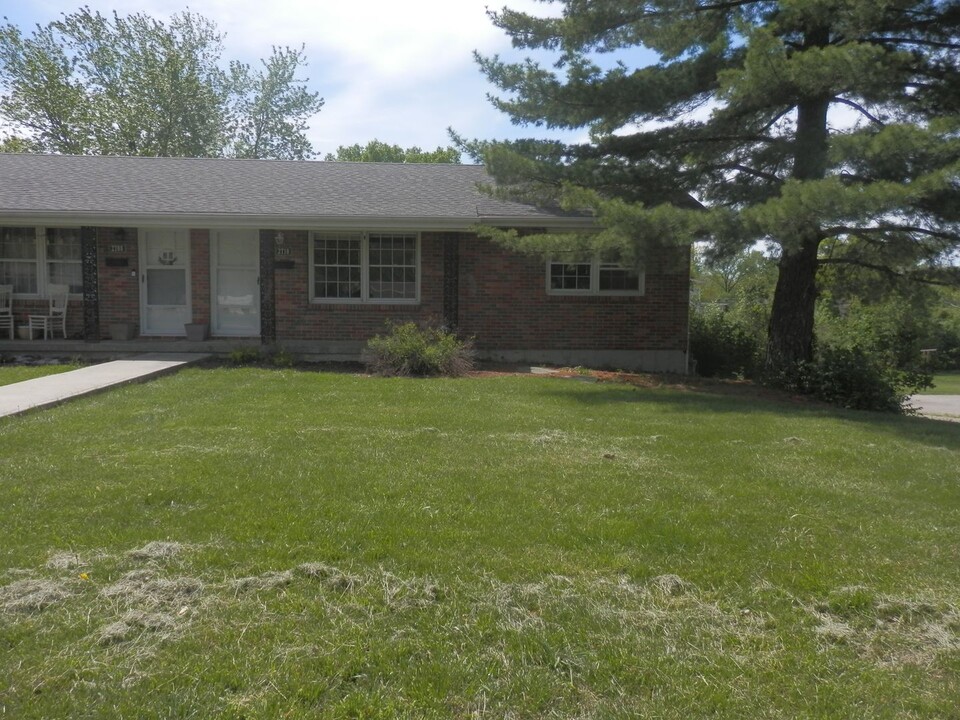 2708-2710-2710 Braemore Rd in Columbia, MO - Building Photo