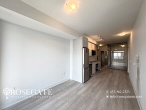 2920 Hwy 7 in Vaughan, ON - Building Photo - Building Photo