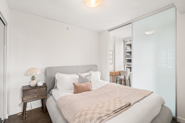 1009 Harwood St, Unit SI ID1502457P in Vancouver, BC - Building Photo - Building Photo