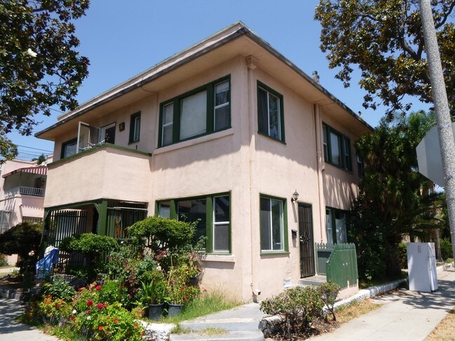 401 W 8th St in Long Beach, CA - Building Photo - Building Photo