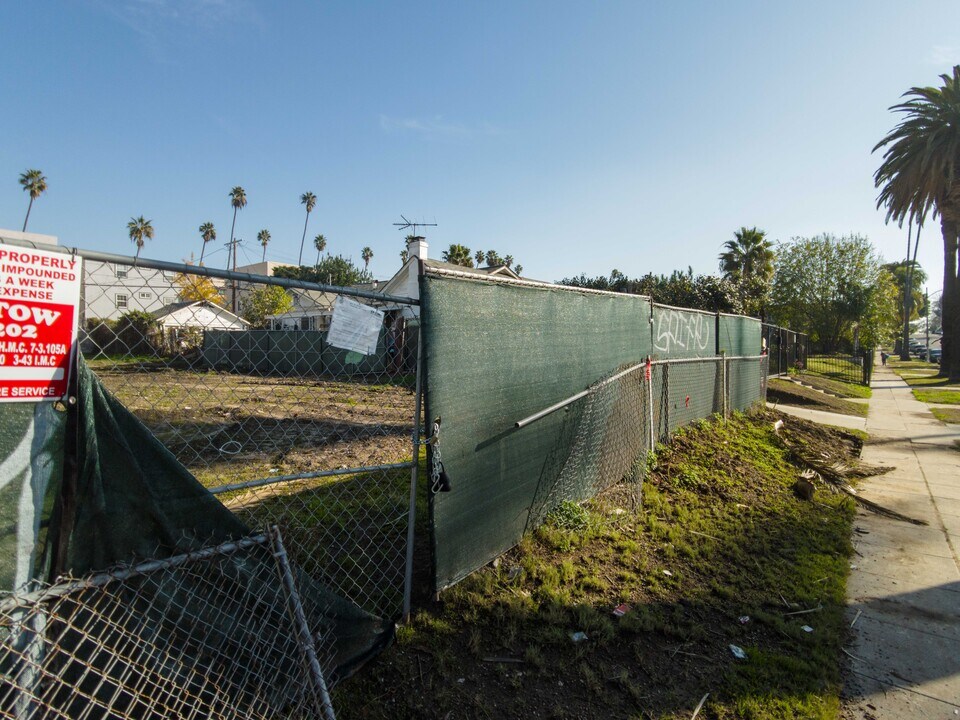 638 N Ardmore Ave in Los Angeles, CA - Foto de edificio