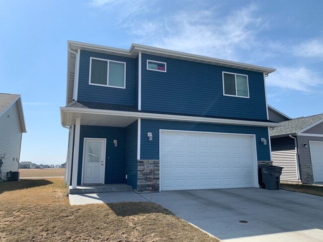 3053 33rd Ave S in Moorhead, MN - Building Photo - Building Photo