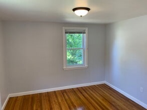23 Turner St, Unit 2 in Portland, ME - Foto de edificio - Building Photo