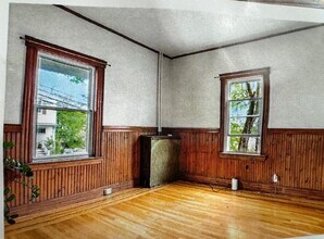 511 Beech St, Unit #1 in Boston, MA - Building Photo - Building Photo