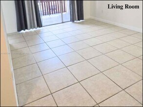 10651 SW 108th Ave in Miami, FL - Building Photo - Building Photo