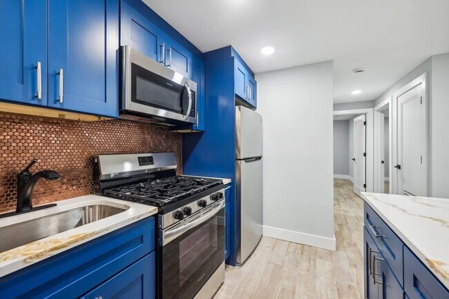 806 13th St, Unit 2 in Union City, NJ - Building Photo - Building Photo