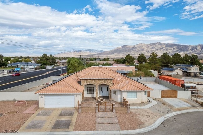7650 N Jones Blvd in Las Vegas, NV - Foto de edificio - Building Photo