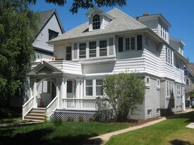 2856 N Maryland Ave in Milwaukee, WI - Building Photo