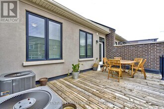 3044 Preserve Dr in Oakville, ON - Building Photo - Building Photo