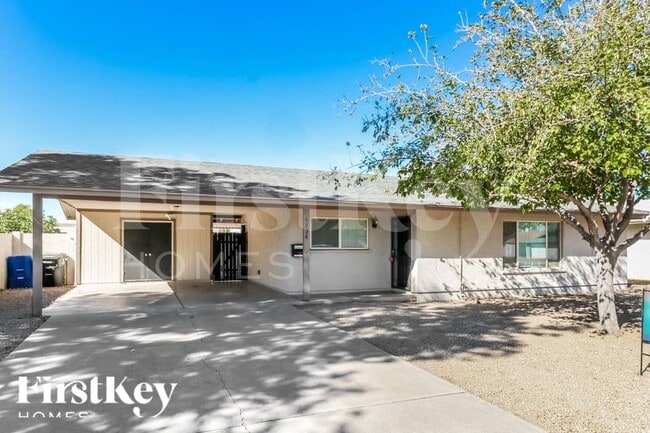 6836 S Terrace Rd in Tempe, AZ - Building Photo - Building Photo