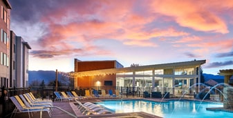 1121 Austin Bluffs Pkwy in Colorado Springs, CO - Building Photo