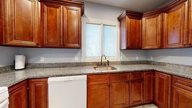 109 Chelsea St in Boston, MA - Building Photo - Building Photo