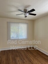 1927 Lawn Ave in Cincinnati, OH - Building Photo - Building Photo