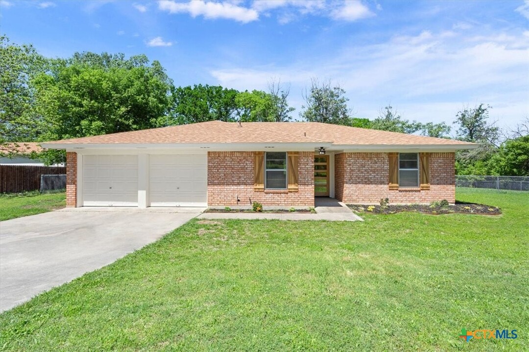 348 Co Rd 4876 in Copperas Cove, TX - Building Photo