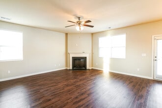 217 Autumn Terrace Ln in Clarksville, TN - Building Photo - Building Photo