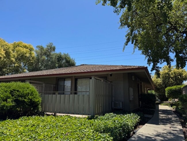 101 Kinross Dr in Walnut Creek, CA - Building Photo - Building Photo