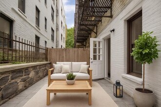 209 E 25th St in New York, NY - Building Photo - Building Photo