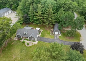 2870 Brook Hills Dr in Green Bay, WI - Building Photo