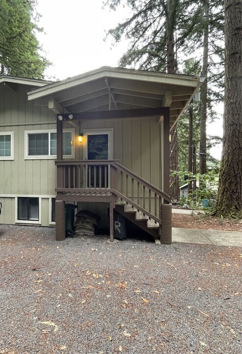 14006 Fern Rd in Guerneville, CA - Building Photo
