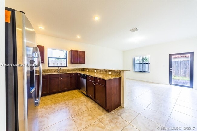 15421 SW 176th Ln in Miami, FL - Building Photo - Building Photo