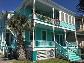 1528 Church St, Unit 4 in Galveston, TX - Building Photo