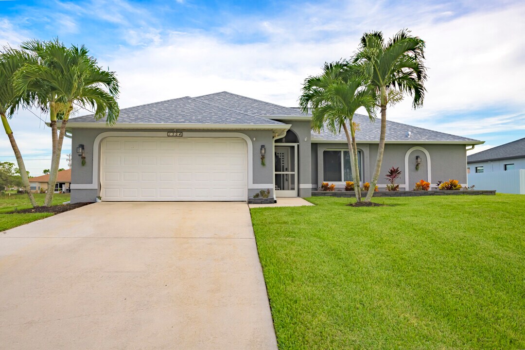 1304 SW 31st Terrace in Cape Coral, FL - Building Photo