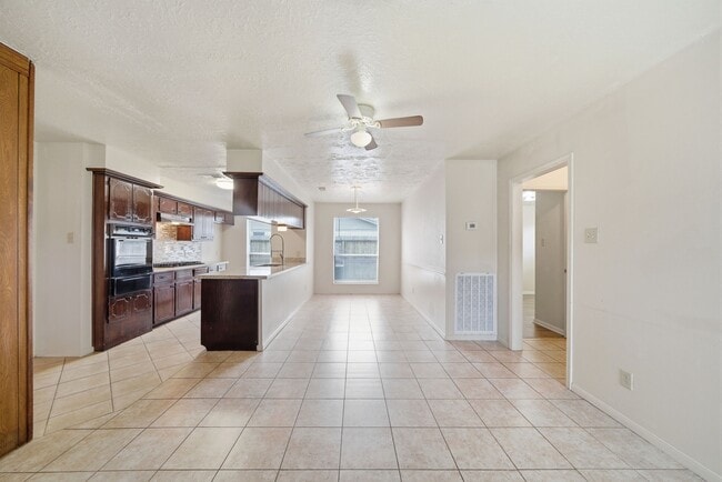 property at 4506 Jamaica Ln