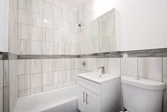 56-54 Myrtle Ave in Queens, NY - Building Photo - Building Photo