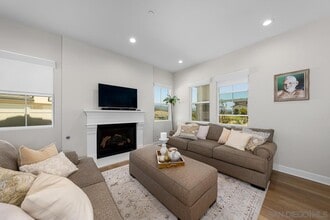 8366 The Grant Pl in Bonita, CA - Building Photo - Building Photo