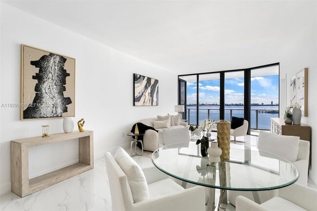 700 NE 24th St, Unit 1005 in Miami, FL - Foto de edificio - Building Photo