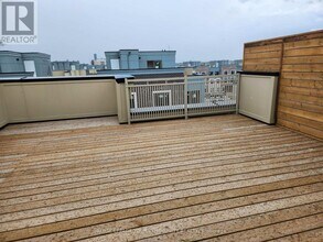 10 William Jackson Wy in Toronto, ON - Building Photo - Building Photo