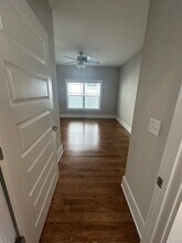 835B Gale Ln in Nashville, TN - Foto de edificio - Building Photo
