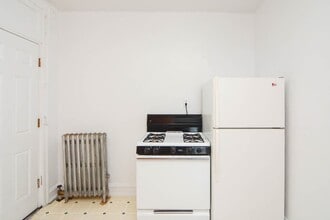 2942 N Albany Ave, Unit M01H in Chicago, IL - Building Photo - Building Photo