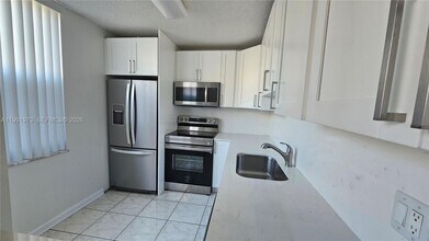 9480 Tangerine Pl in Davie, FL - Building Photo - Building Photo