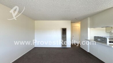 15946 Orange St in Hesperia, CA - Building Photo - Building Photo