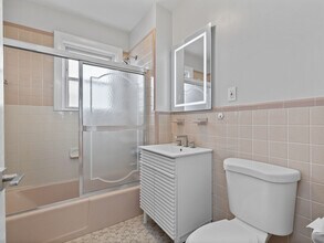 14 Windsor Rd, Unit 1 in Medford, MA - Building Photo - Building Photo