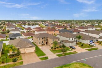 13929 Felix Will Rd in Riverview, FL - Foto de edificio - Building Photo