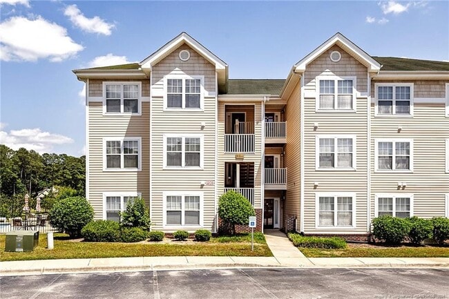 property at 3332 Harbour Pointe Pl