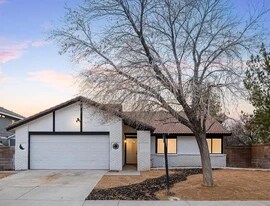 44071 Shad St in Lancaster, CA - Building Photo