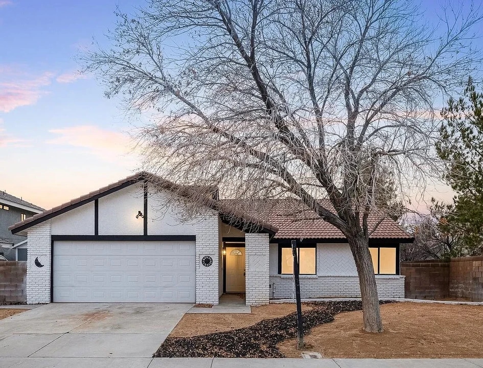 44071 Shad St in Lancaster, CA - Building Photo