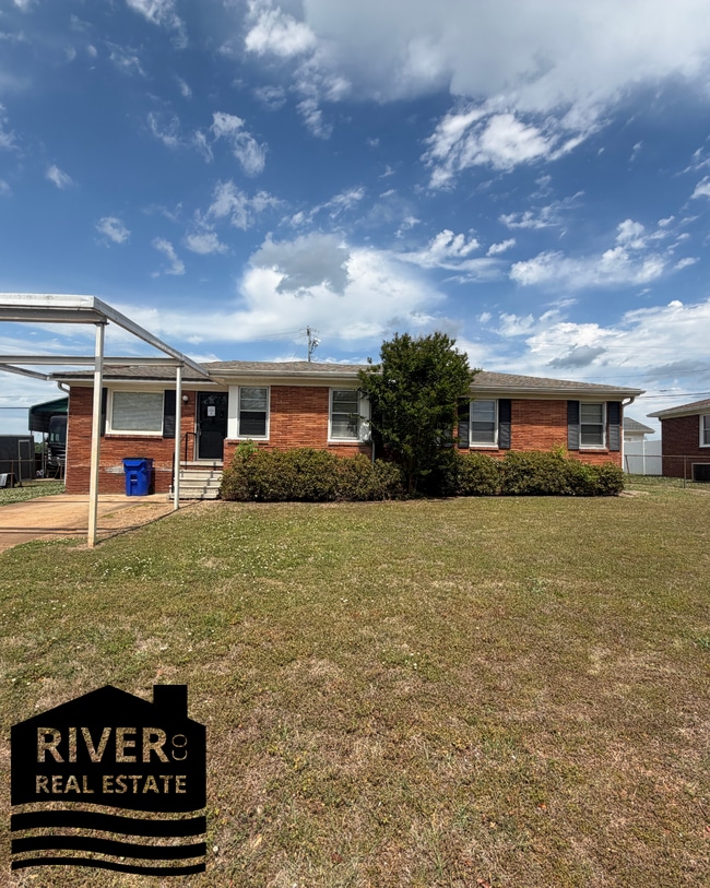 property at 4026 Peachtree St