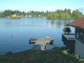 9725 Lake Steilacoom Dr SW in Lakewood, WA - Building Photo