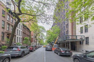 135 E 94th St in New York, NY - Building Photo - Building Photo